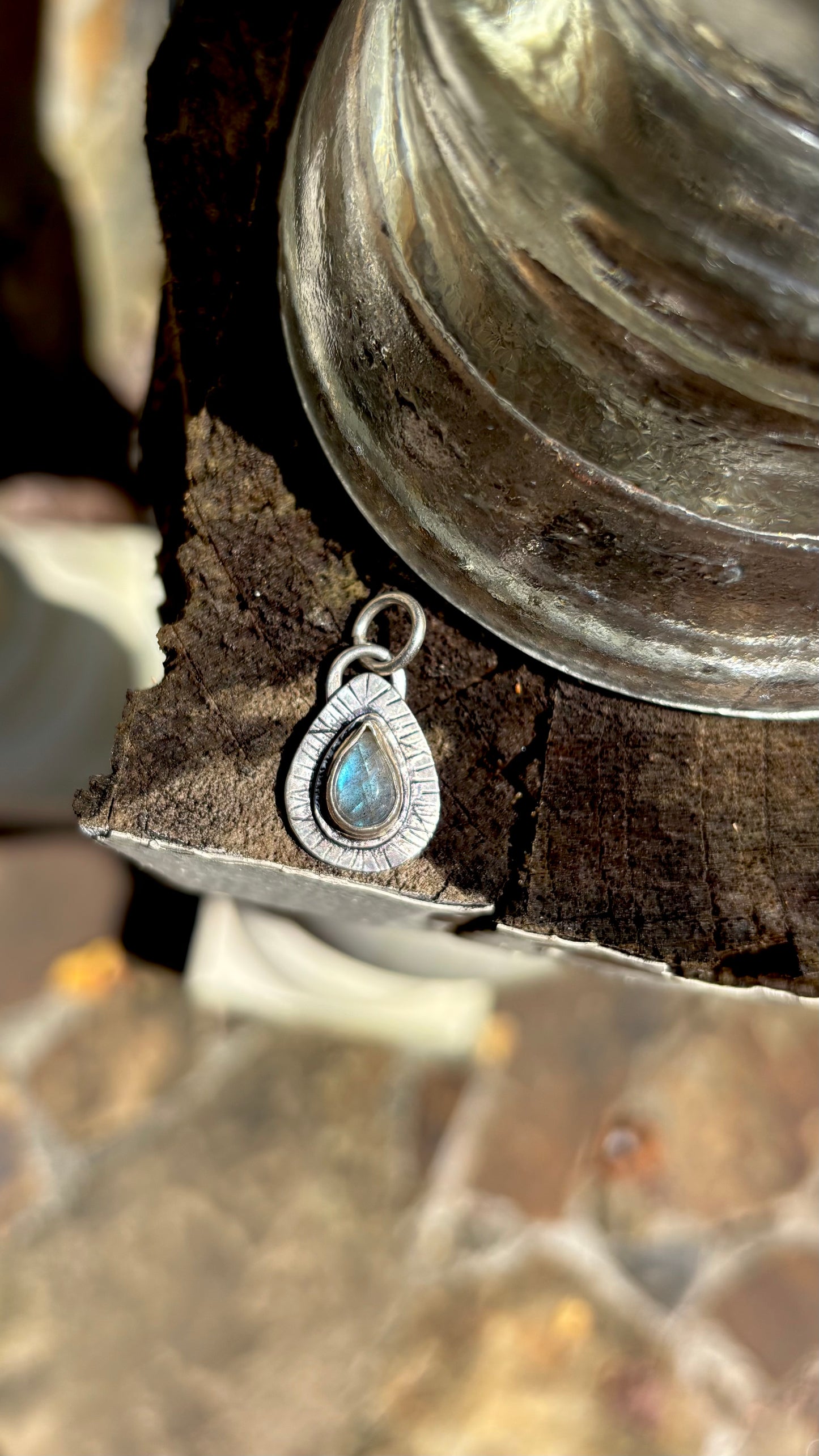 Charm - Labrodite