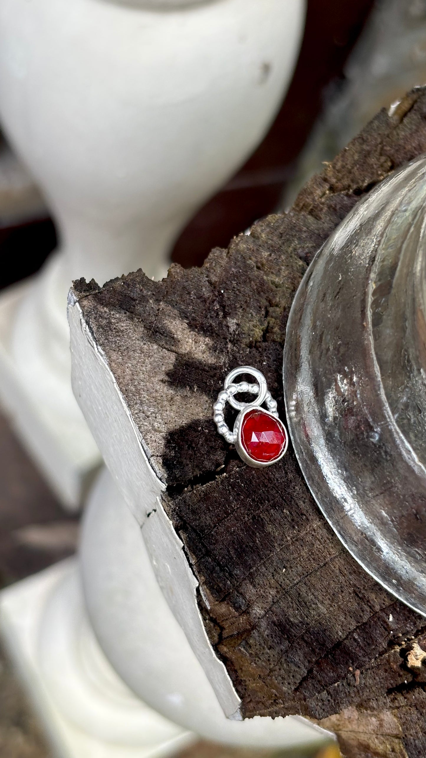 Charm - Garnet