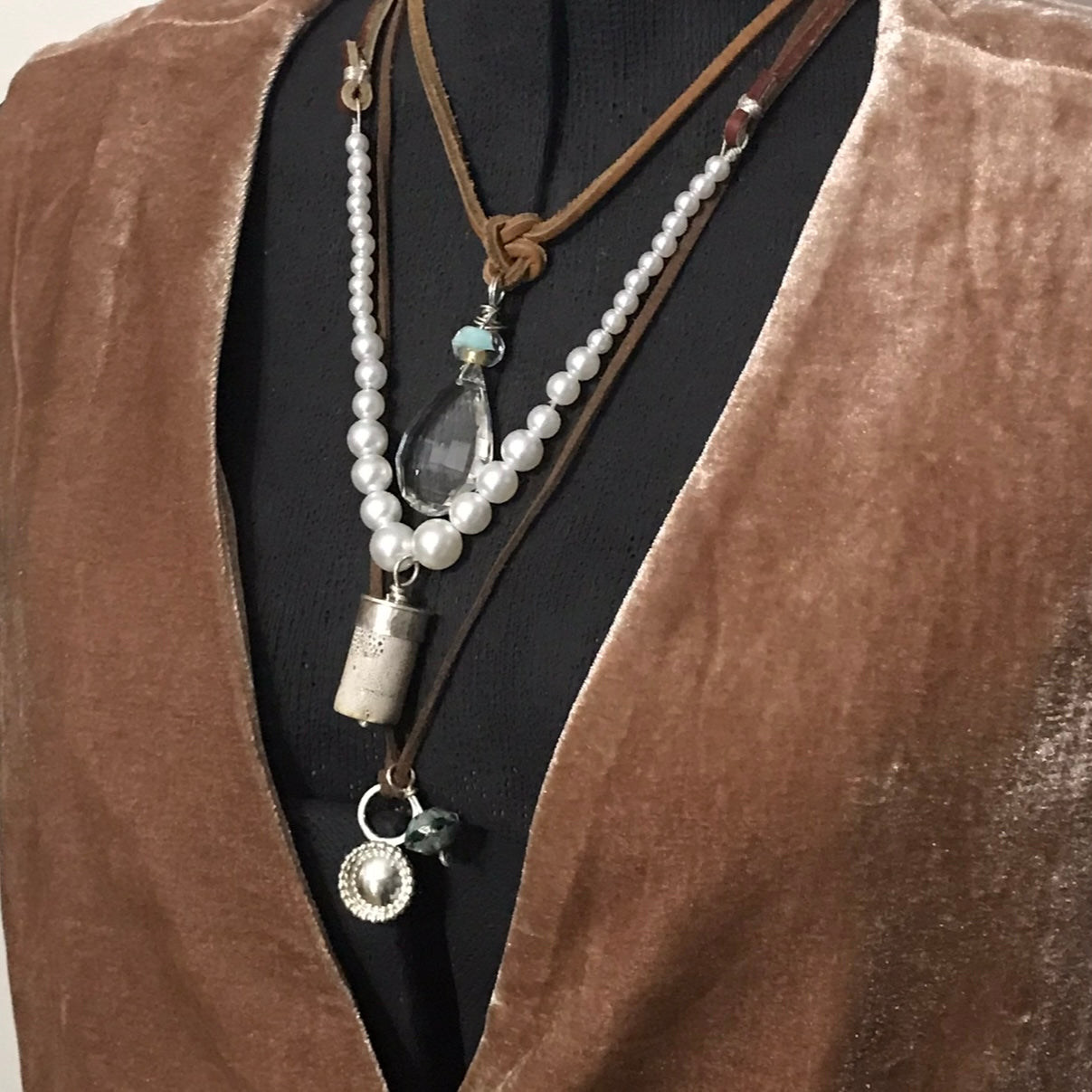 Leather and Pearls Necklace