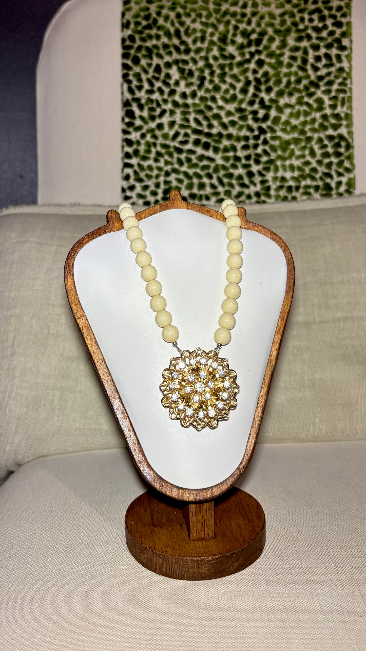 Vintage-brooch Necklace