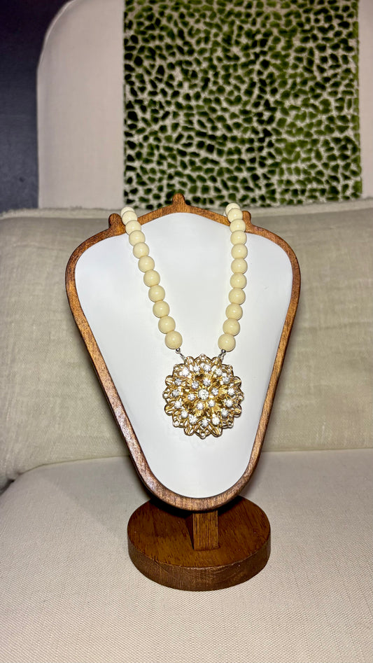 Vintage-brooch Necklace