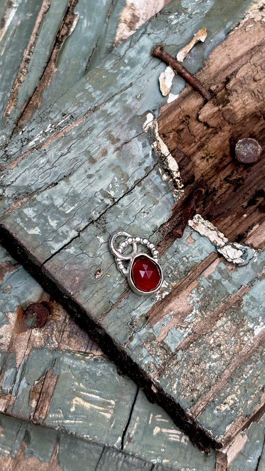 Charm - Garnet