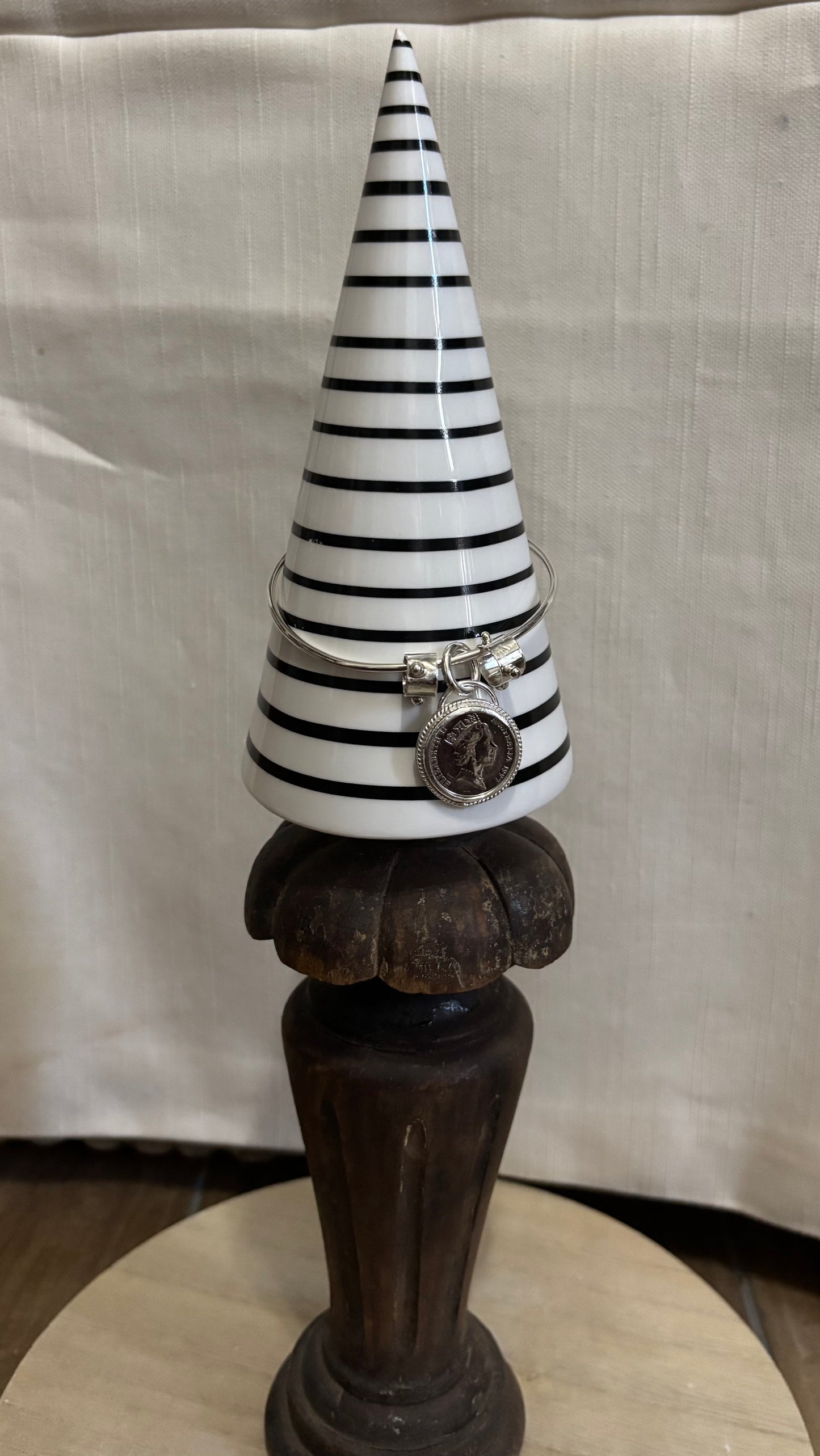 1997 Elizabeth II Bangle